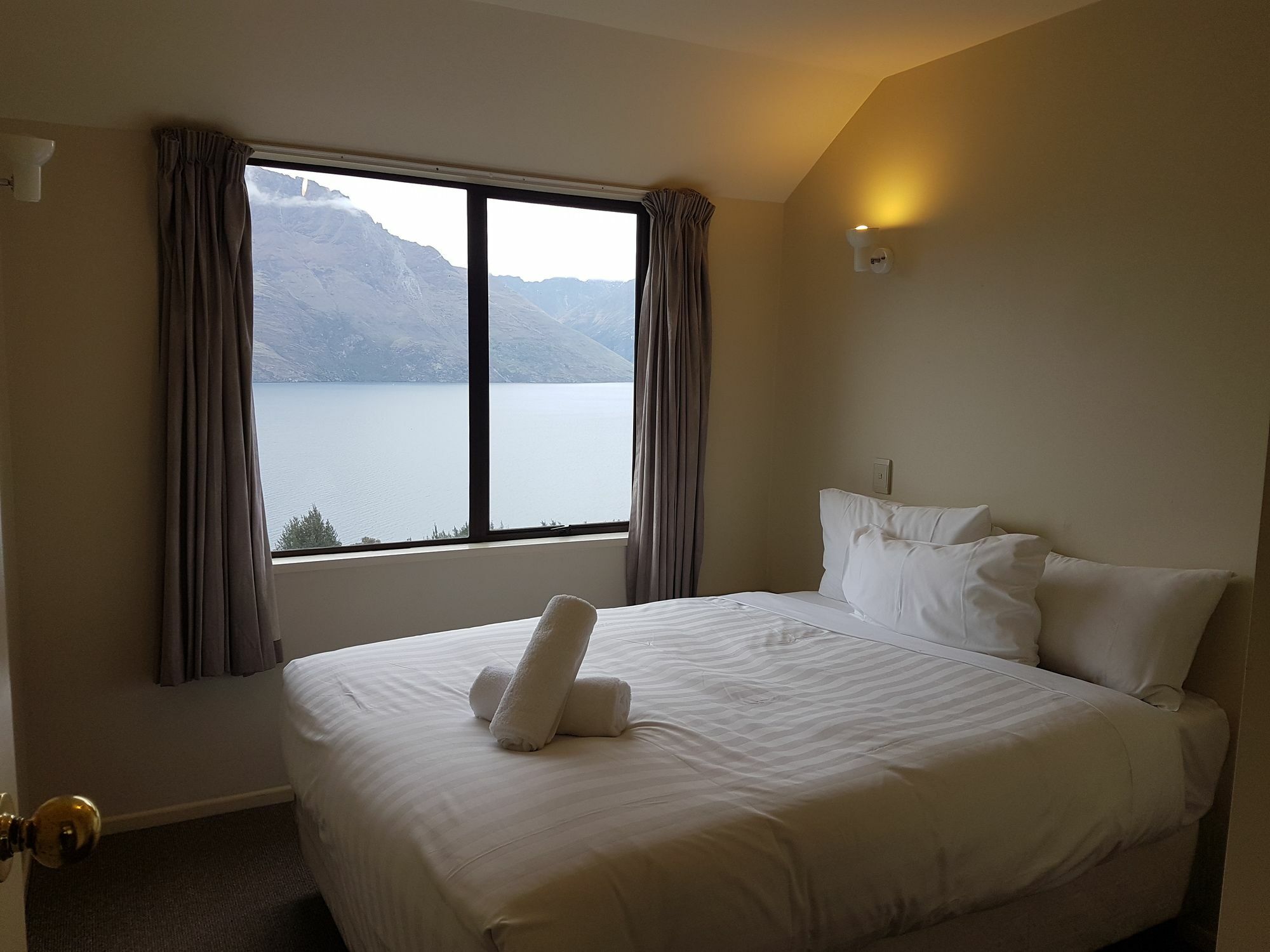 Queenstown Lakeview Holiday Home-5Mins To Town Exterior foto